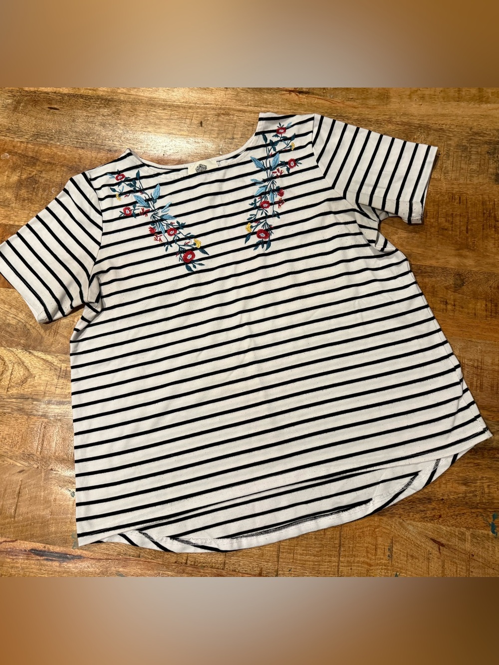 Lili’s Closet Striped Floral Embroidered High-Low Tunic Top – Size Small